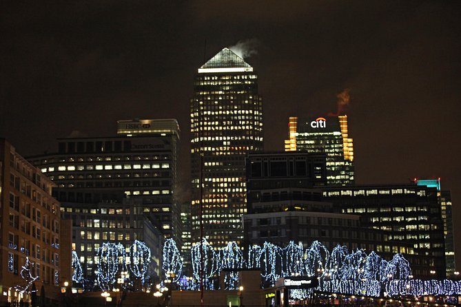 London Dinner Cruise on the Thames River - VIP Upgrade: Is It Worth the Extra?