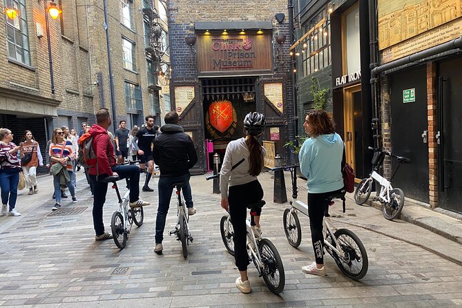 London E-Bike tour & Borough market - London Bridge and Tower Bridge: Two Stops, One Lesson