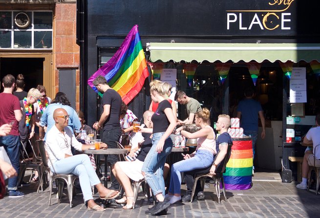 London Gay Tour with a Local, Soho’s LGBTQ+ Nightlife, Private & Custom - Two included drinks per person, and why the guide choices matter