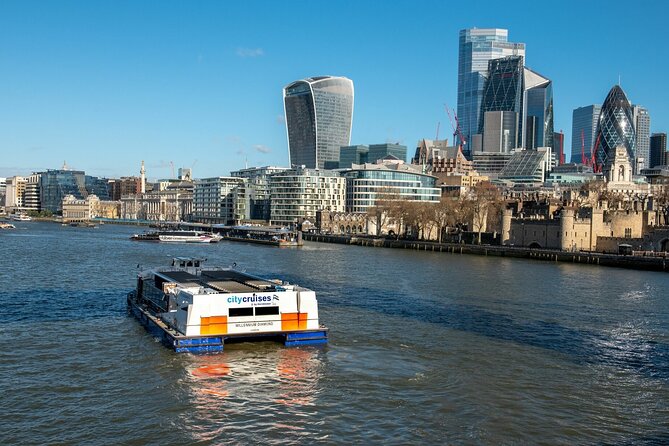 London: Harry Potter Walk, Hop-on Hop-off Bus Tour and Cruise - The Vox City app: your bonus layer after the tour