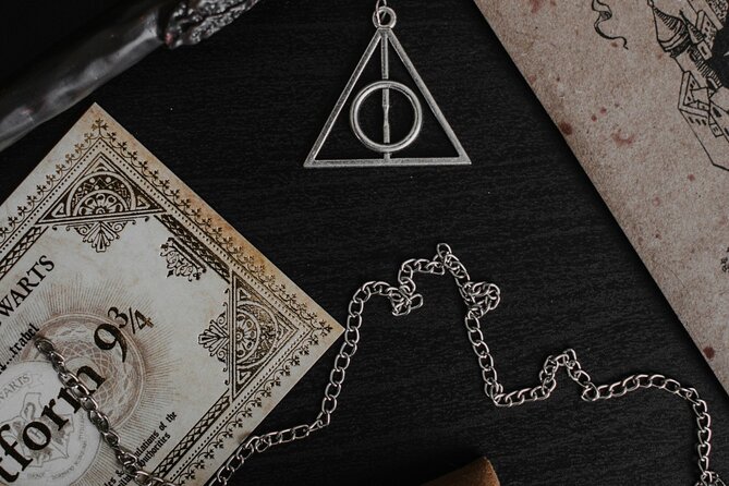 London: Harry Potter Walking Tour with Platform 9 3/4 - St Pancras and the Weasley Car Flight