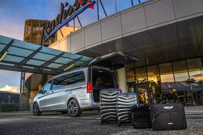 London Heathrow Airport (LHR) to Lincolnshire Luxury Transfers - Who should book this transfer (and who might not)