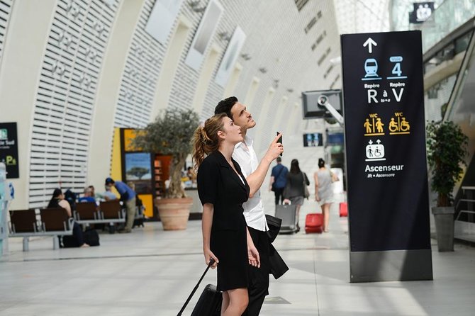 London Heathrow Airport Transfer - The 30 minute wait rule: how customs timing affects your pickup