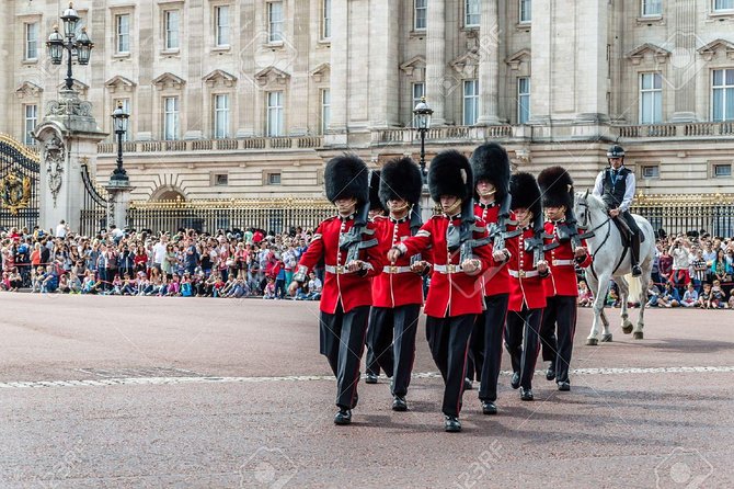 London Heathrow Stopover - Personalized Half-Day London Tour - Private transport for up to 7 people: when the math works