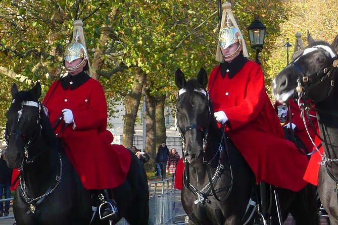 London in One Day: Small Group Walking Tour - See 30+ Sights - Down the Mall to Buckingham Palace: you see the palace without the ticket pressure