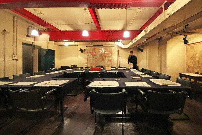 London in WW2 Walking Tour with Churchill War Rooms Visit - Parliament Square and the democracy symbols tied to WWII
