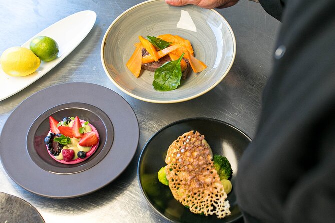 London Luxury Dinner Experience with Panoramic City Views - Photos and comfort: glass roof is great, but winter can be tricky