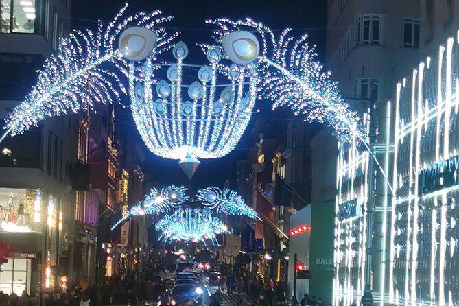 London Magical Christmas Walking Tour with Guide - Who Leads The Way, and Why A Max-20 Group Changes The Experience