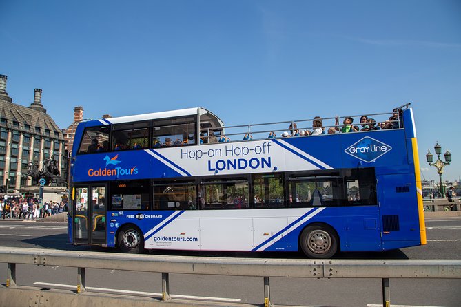 London Panoramic Open Top Bus Tour with Audio Guide - Buckingham Palace by bus: royal frontage without the palace line