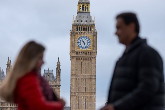 London: Private Landmarks with a Professional Photographer - How the Photographer Makes It Feel Personal (Not Like a Factory Shoot)