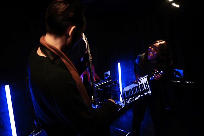 London: Rock On! Camden's Interactive Rockstar Experience - Scoring and Competition: Fun Pressure, Not Stress