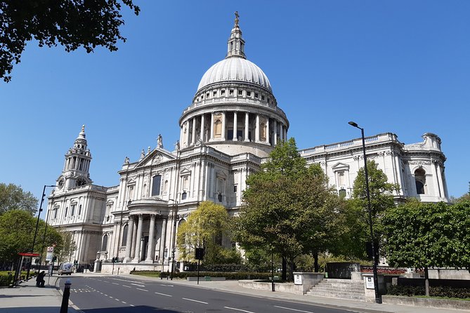 London Royal Highlights - Private Taxi Tour with Hotel Pickup - Big Ben and St Paul’s: two icons with totally different vibes