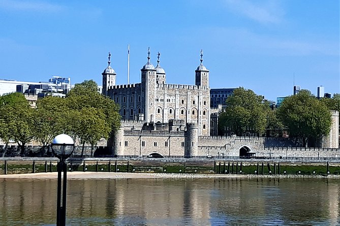 London Royal Highlights - Private Taxi Tour with Hotel Pickup - Shakespeare’s Globe by the river: the creative side of London