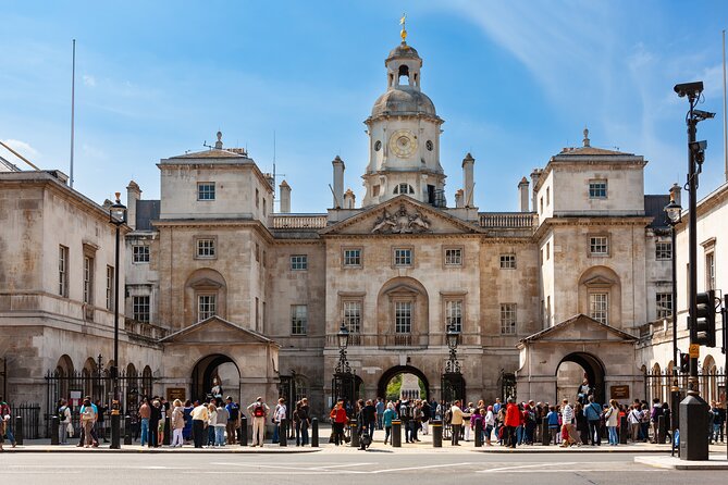 London’s Crown Secret: Self-Guided Royal Puzzle Quest - Starting at the Palace of Westminster: First Clue, First Momentum