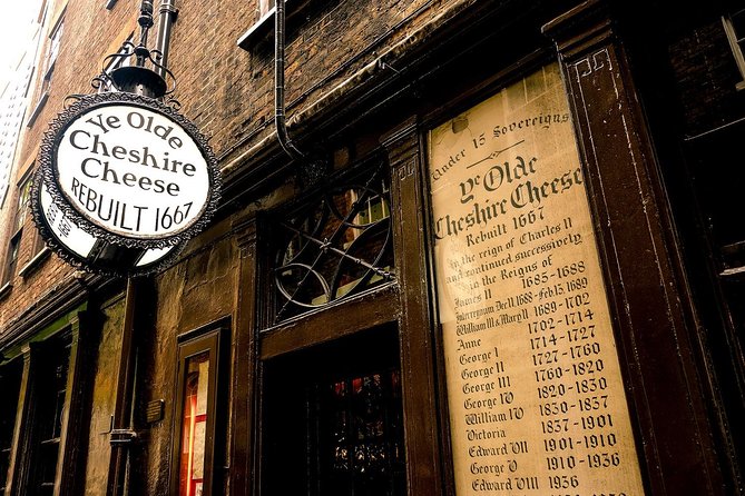 London's Hidden Gems and Secret History Private Guided Tour - St Bride’s Church Crypt Museum and the Story of the Press