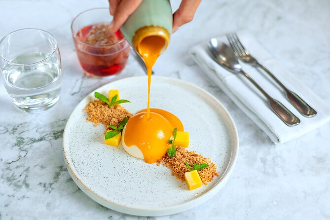 London Scenic Lunch Tour: A Gastronomic Adventure - Lunch on the bus, what you’ll eat and how it feels