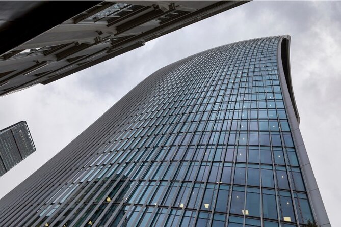 London Self Guided City Tour With an App - A cheap London “private-style” walk with real structure