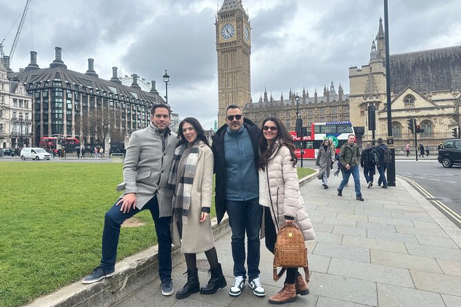 London Sightseeing Private Black Cab Tour with Hotel Pick Up - Trafalgar Square, Westminster Bridge, and a Thematic Close