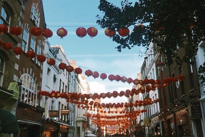 London Soho District Guided Walking Tour Semi-Private 12ppl Max - Meeting at the Criterion Theatre and the “small group, real guide” effect