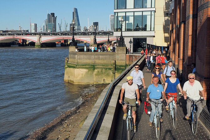 London Sunset Bike Tour - Riding with the guide: Map-free sightseeing that actually works