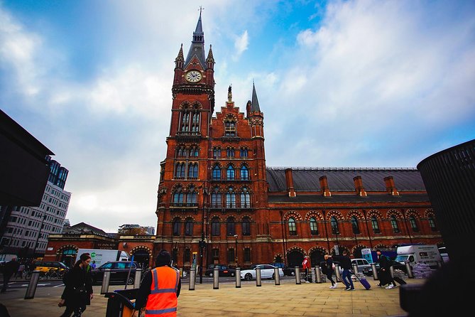 London The Best of Harry Potter Guided Tour (Free for Kids) - Cecil Court: the colorful old street that matches the wizarding vibe
