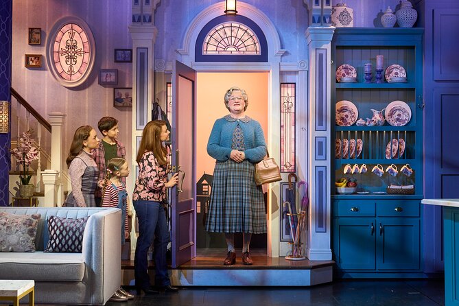 London Theatre: Mrs Doubtfire The Musical - Enter Shaftesbury Theatre for a classic family comedy-musical