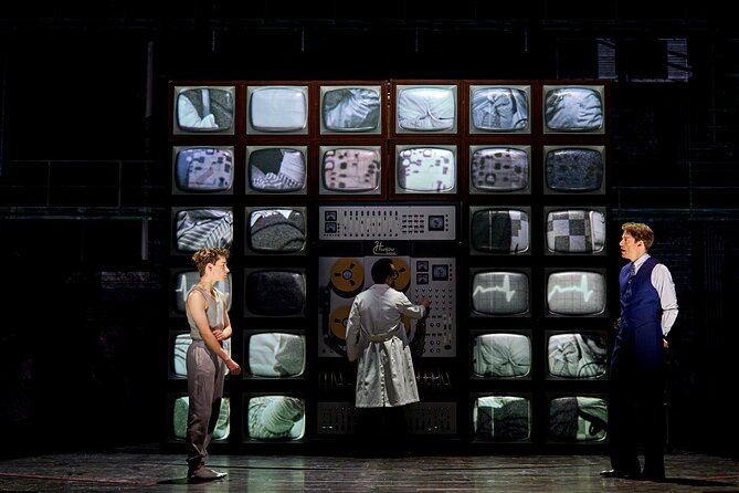 London Theatre: Stranger Things: The First Shadow - Should You Book Stranger Things: The First Shadow at Phoenix Theatre?