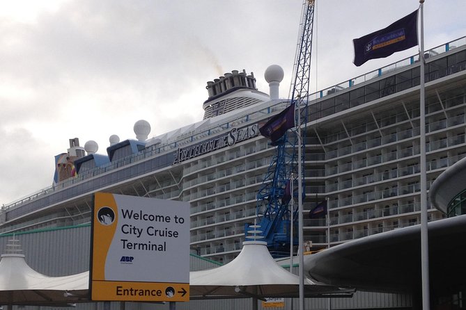 London to Southampton Cruise Terminals Private Minivan Transfer - Choosing the right van for your group and suitcase count