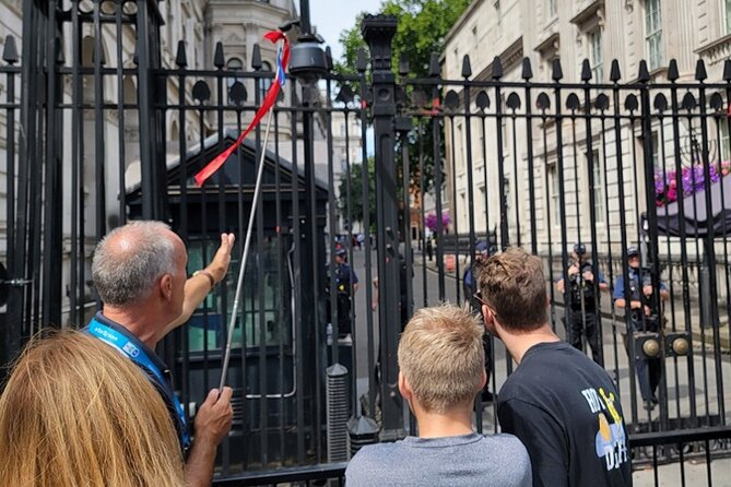 London Tour: Changing of the Guard, Westminster Abbey & Tower - St. James’s Park and Buckingham Palace exterior: set up the Guard moment