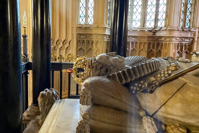 London Tour: Changing of the Guard, Westminster Abbey & Tower - The Changing of the Guard: best viewing, and what happens when it changes