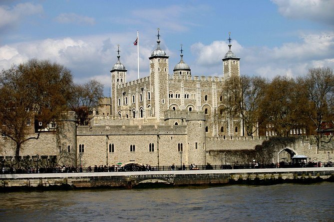 London Vintage Bus Tour Including River Thames Cruise with Optional Lunch - The Thames Cruise From Tower Pier: The Part That Usually Feels Most Relaxing
