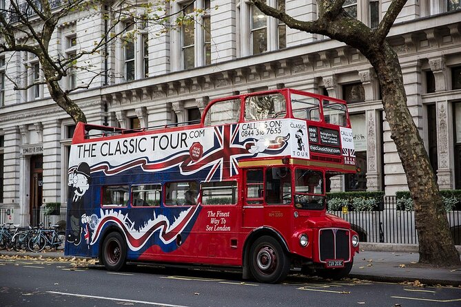 London Vintage Bus Tour: Live Comedy Sightseeing Show - The 1 hour 15 minute loop that covers the best of central London
