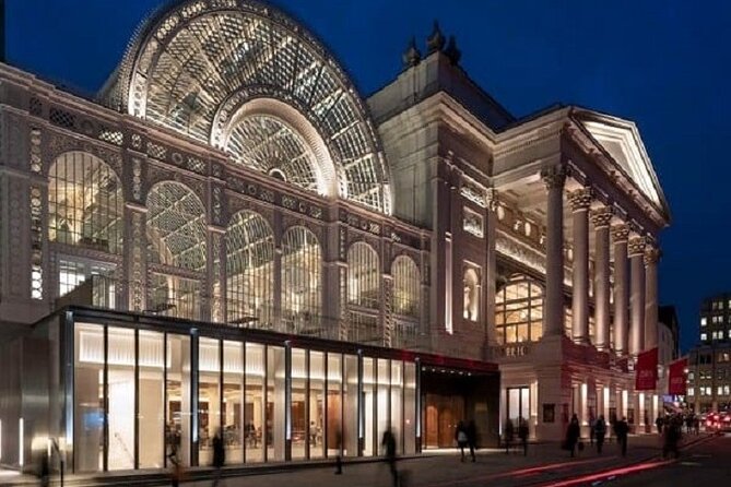 London West End Sunset Tour in Spanish - Start at the Palace Theatre, then learn the West End map fast