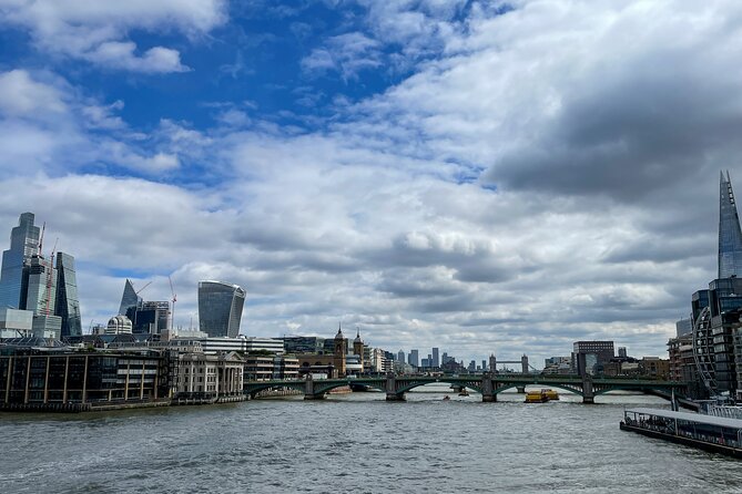 London Witches and History Walking Tour - Golden Hinde and Winchester Palace Ruins: History with Dramatic Backdrops
