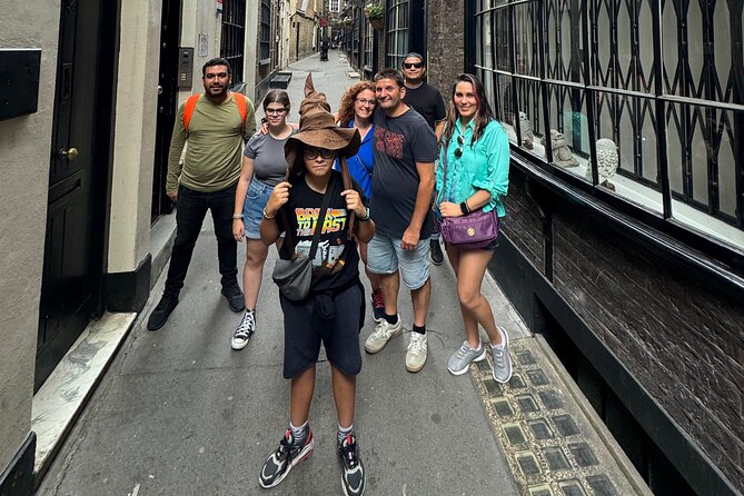 Magical Harry Potter tour in Spanish, ! You choose the option! - Millennium Bridge: The Moment Before the Drama