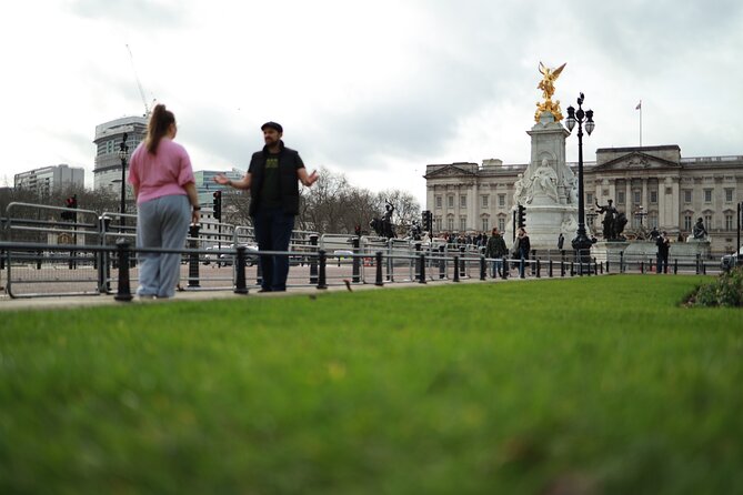 Majesty in Motion Exploring Westminster's Royal Legacy - Meet Nick and get the best views of the guard ceremony