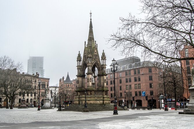 Manchester Scavenger Hunt and Highlights Self-Guided Tour - Using the World City Trail App for a 2.5 Hour, 5 km Walk