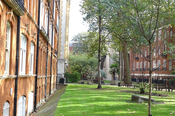 Mayfair, London's famous aristocratic village - Exclusive, Private Walking Tour - The Royal Academy of Arts and Burlington House: who built it, who remade it