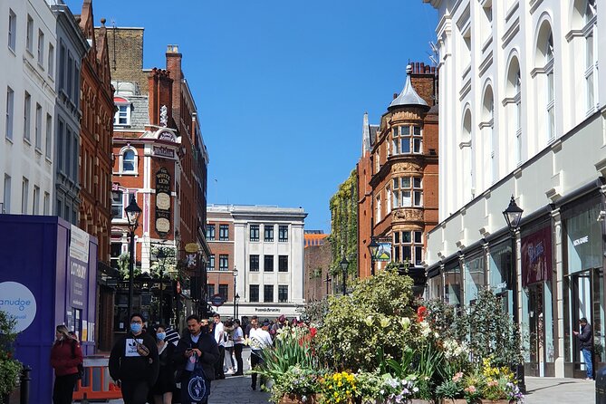 Misfits of Covent Garden Walking Tour - Neal Street and Seven Dials: the Gin Craze and slum-era stories