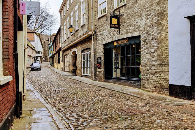 Norwich City Game: Medieval Mystery & Walking Tour - Walking the Norwich route, stop by stop