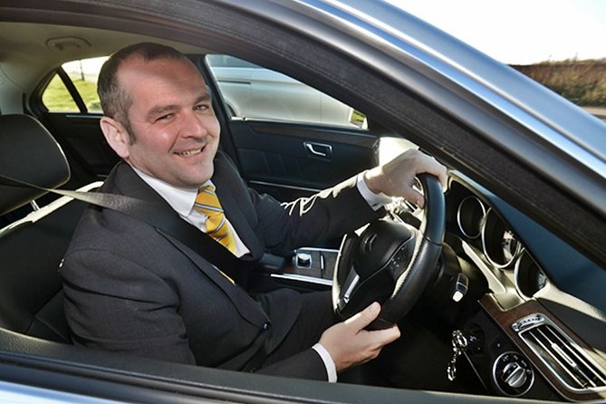 Nottinghamshire to London Heathrow Airport (LHR) Luxury Transfers - Airport approach, meet and greet, and not playing terminal roulette