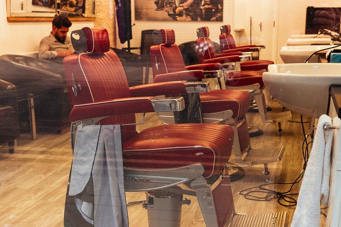 Off the Beaten Track in London: Private Shoreditch Tour - Markets that actually feel local: Petticoat Lane and Old Spitalfields