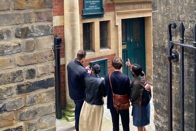 Outdoor Adventure Game in London - Clues That Feel Challenging, Not Impossible
