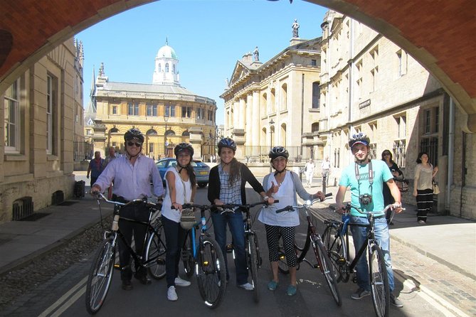 Oxford Bike and Walking Tour - Walking Oxford’s university heart with a guide in the lead
