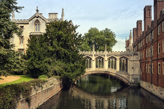 Oxford & Cambridge Universities Tour - Cambridge walking time by the River Cam and King’s College