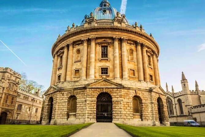 Oxford Official University & City Tour - Trinity College Stop: Your First Look at Oxford’s Big Mood