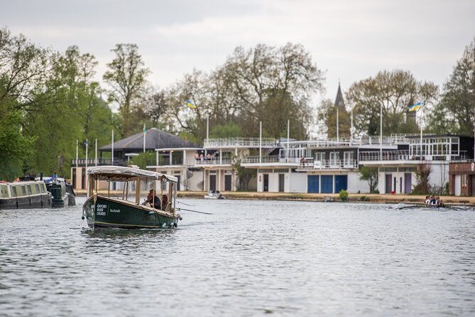 Oxford Sightseeing River Cruise Along The University Regatta Course - Meeting at Folly Bridge, Then Getting Out Onto the Water Fast