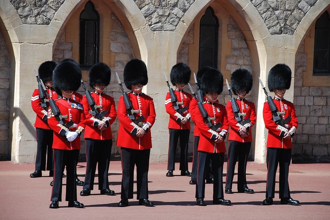 Oxford, Windsor and Eton - Day Tour from Brighton - Coach comfort and group size: what it feels like in practice