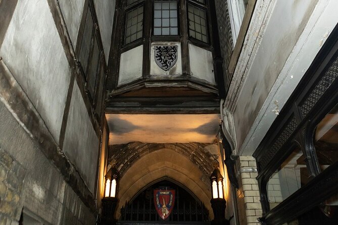 Paranormal ActivityTour in Old London - Ouija boards, K2 meters, and dowsing roads: the paranormal part, explained plainly