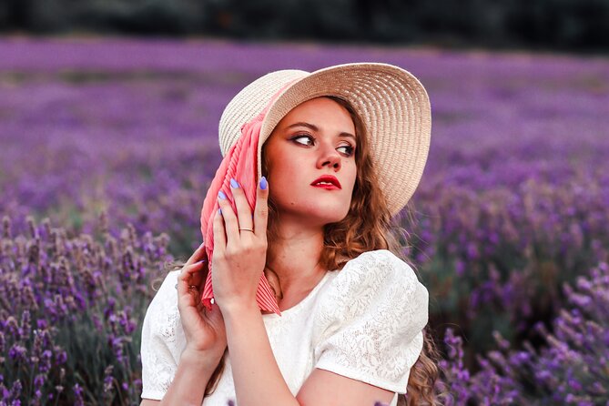 Photoshoot in London with Professional Photographer - Choosing photospots and photo style with Tasha